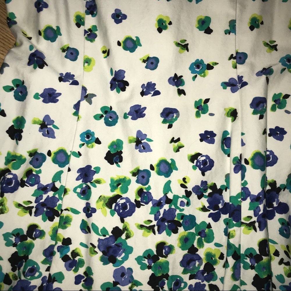 Spring Flower Dress - Picture 2 of 3